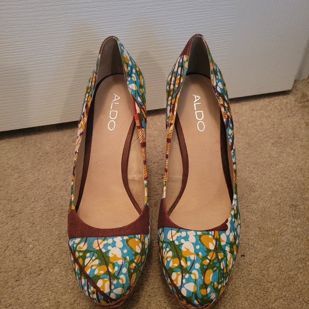 Shoes - Picture 1 of 3
